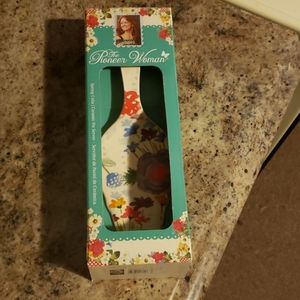 The Pioneer Woman ceramic pie server